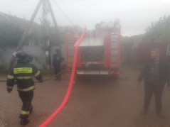 19.10.2025 спасатели-пожарные  Службы спасения  г. Краснодара тушили двухэтажный дом в посёлке Знаменский, СНТ «Чайка».